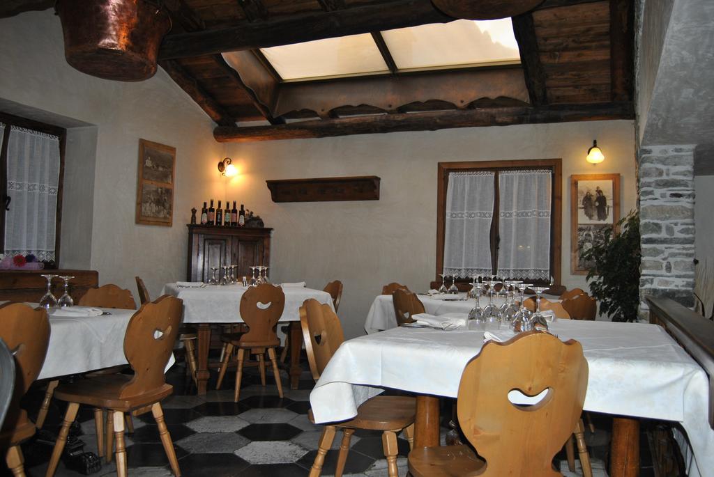 Casa Vacanza La Rocca Chiesa in Valmalenco Exterior photo